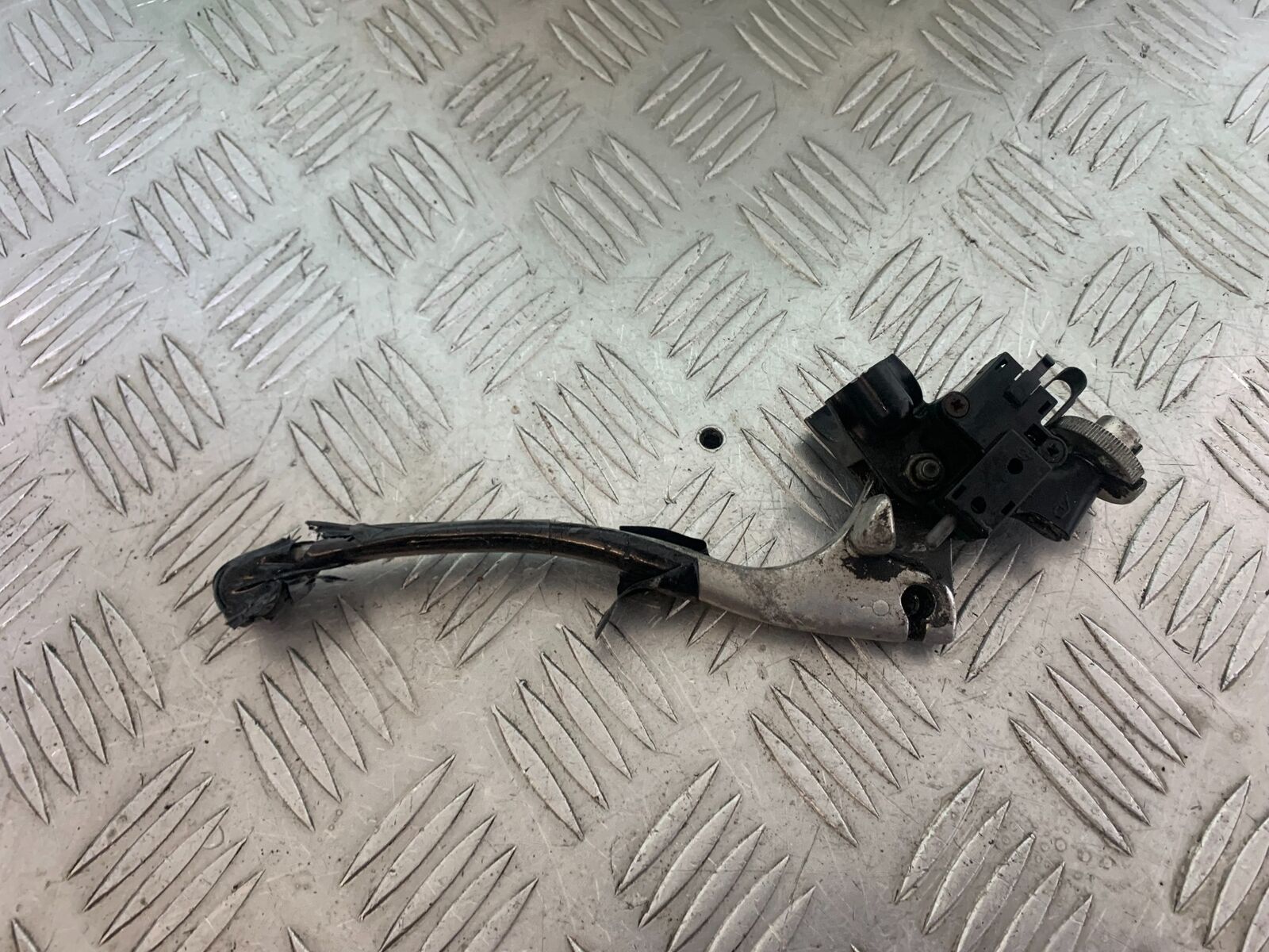 KAWASAKI ZX6R ZX636 CLUTCH LEVER AND BRACKET   YEAR 2002  (CMB1100)