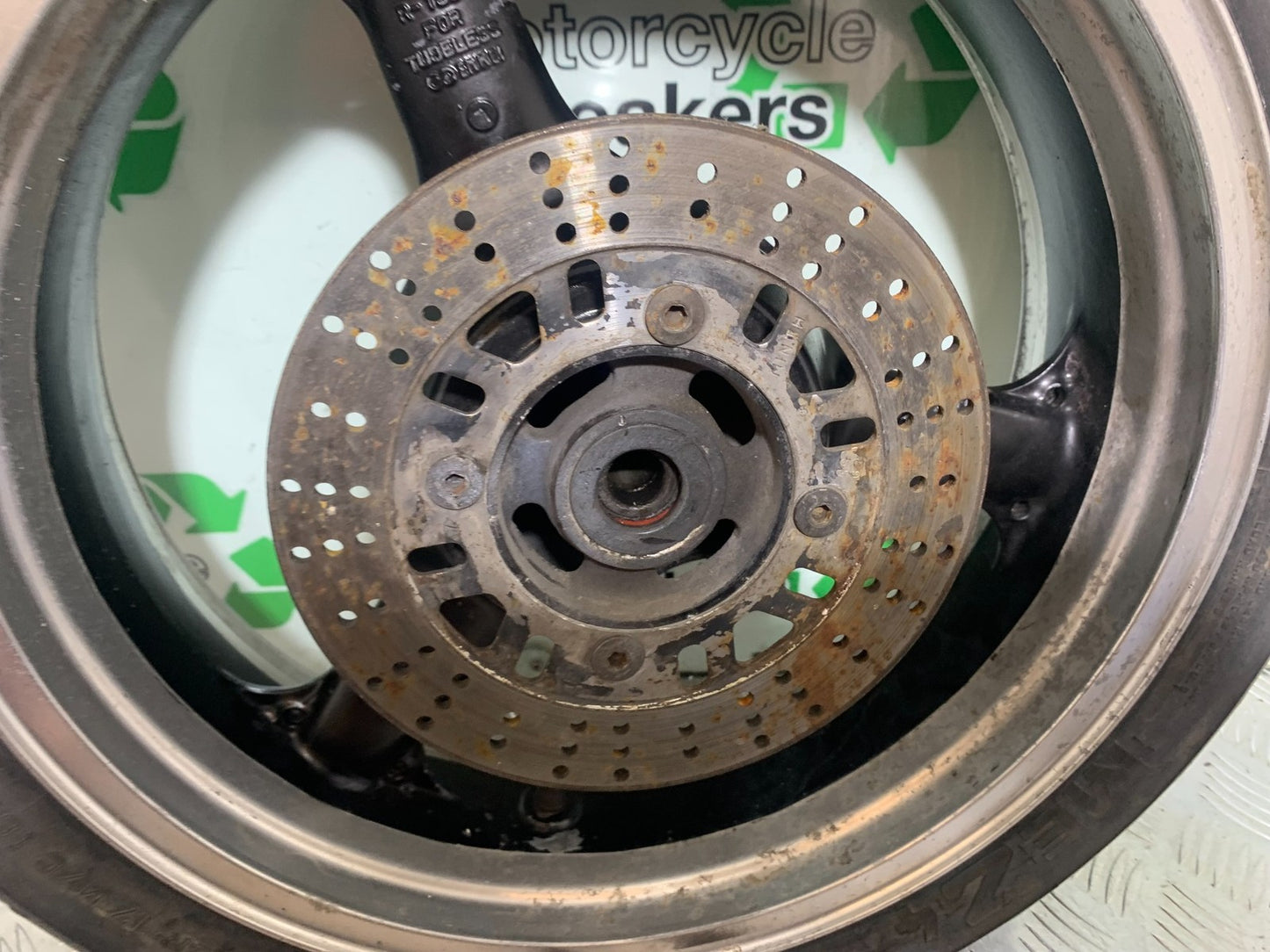 KAWASAKI ZX6R ZX6 F REAR WHEEL YEAR 1995-1997 (CMB1169)