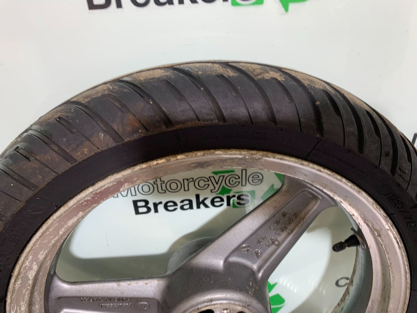 KAWASAKI ZR 750 ZEPHYR FRONT WHEEL  YEAR 1991-95 (CMB1008)
