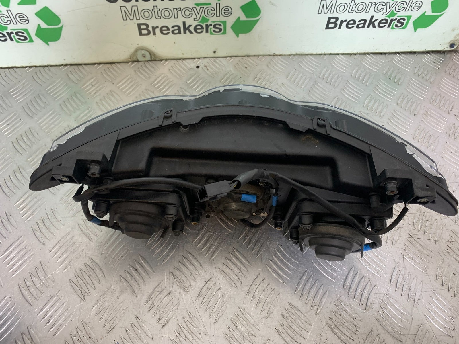TRIUMPH 1050 SPRINT ST HEADLIGHT  2003-2011 (CMB1285)