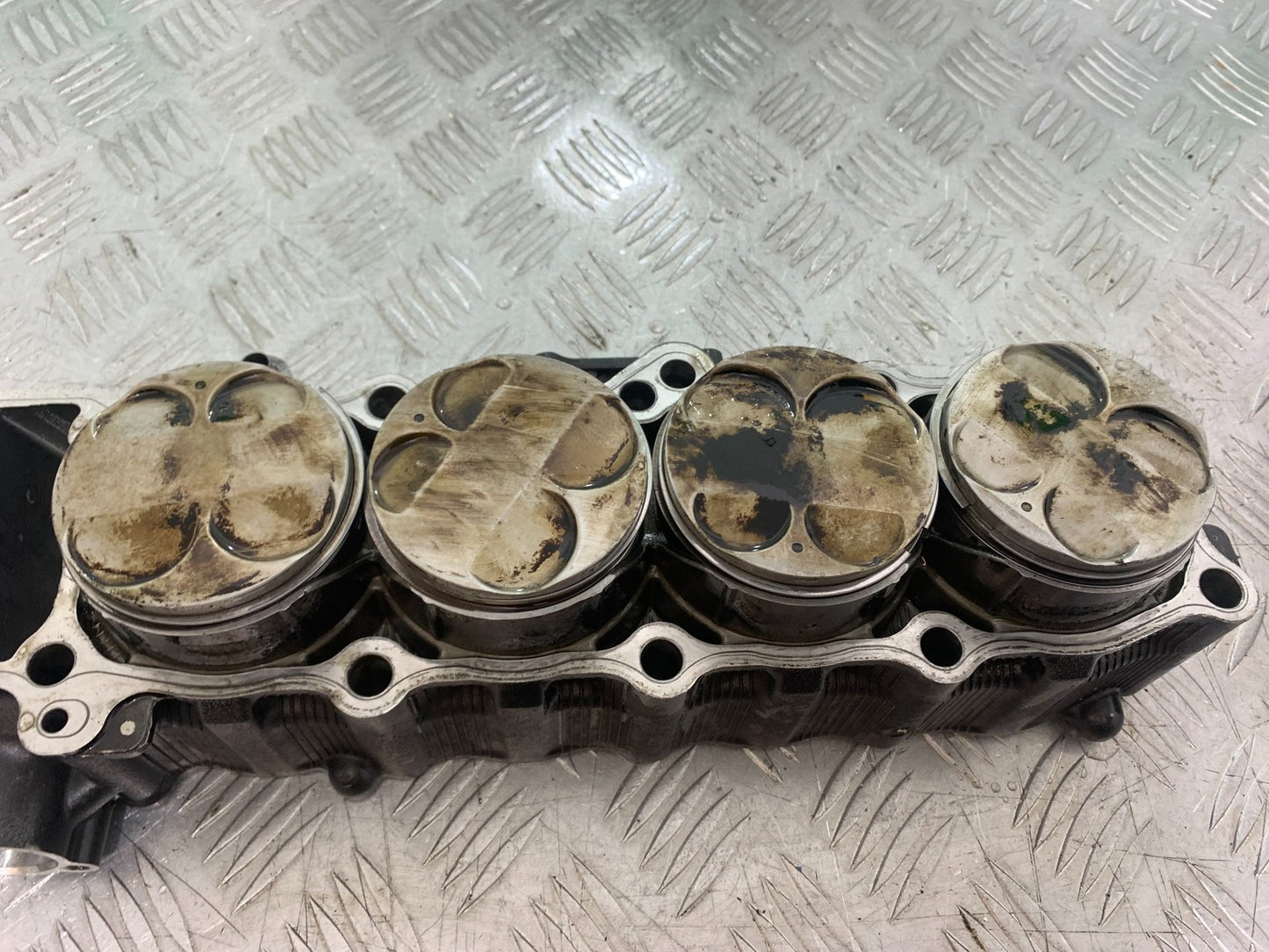YAMAHA YZF R1 4C8 BARRELS AND PISTONS  YEAR 2007-2008 (CMB1237)