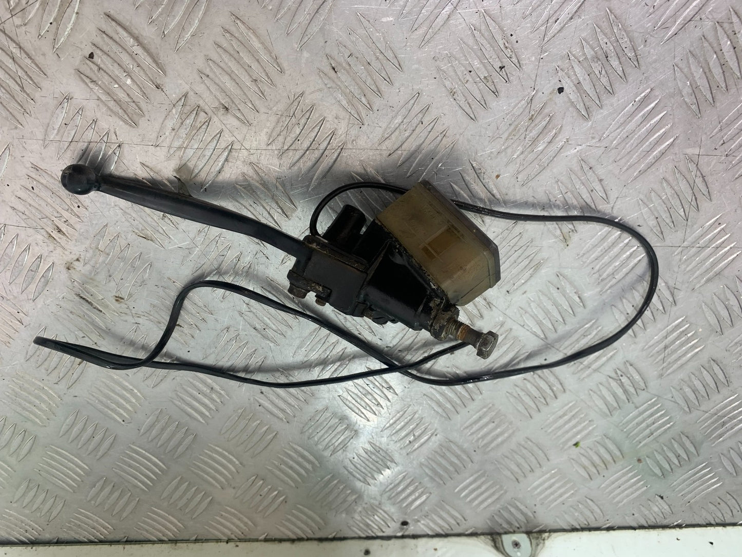 HONDA GL500 GL 500 SILVERWING FRONT BRAKE MASTER CYLINDER YEAR 1981-82 (CMB1168)