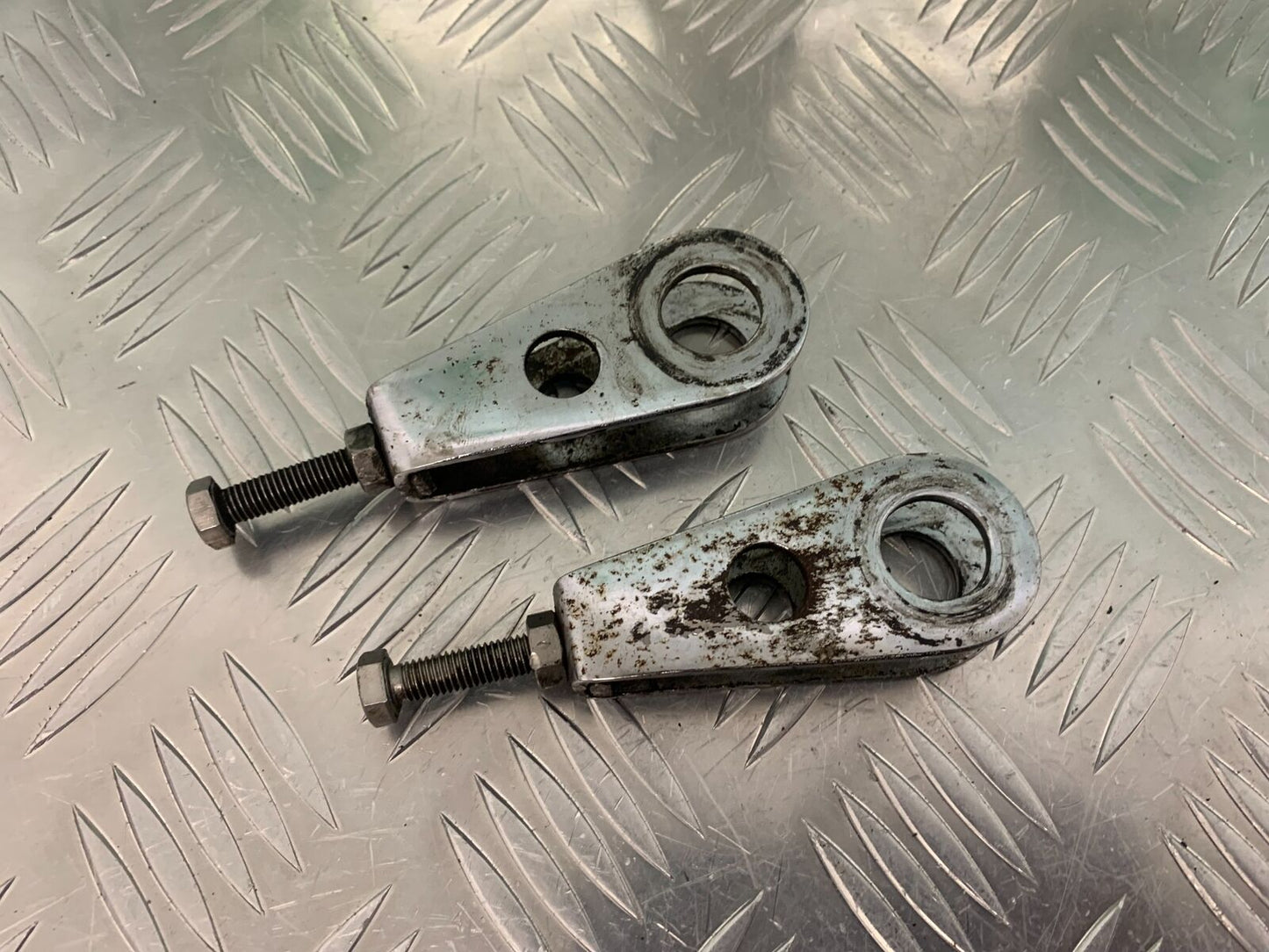 SUZUKI GS750 E GS 750E CHAIN ADJUSTERS  YEAR 1979  (STOCK 959)