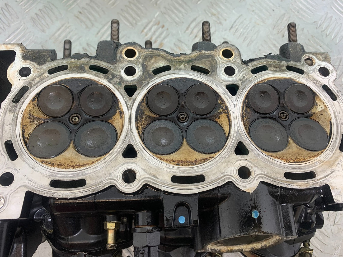 TRIUMPH 675 STREET TRIPLE CYLINDER HEAD AND CAMS   2013-2016 (CMB1186)