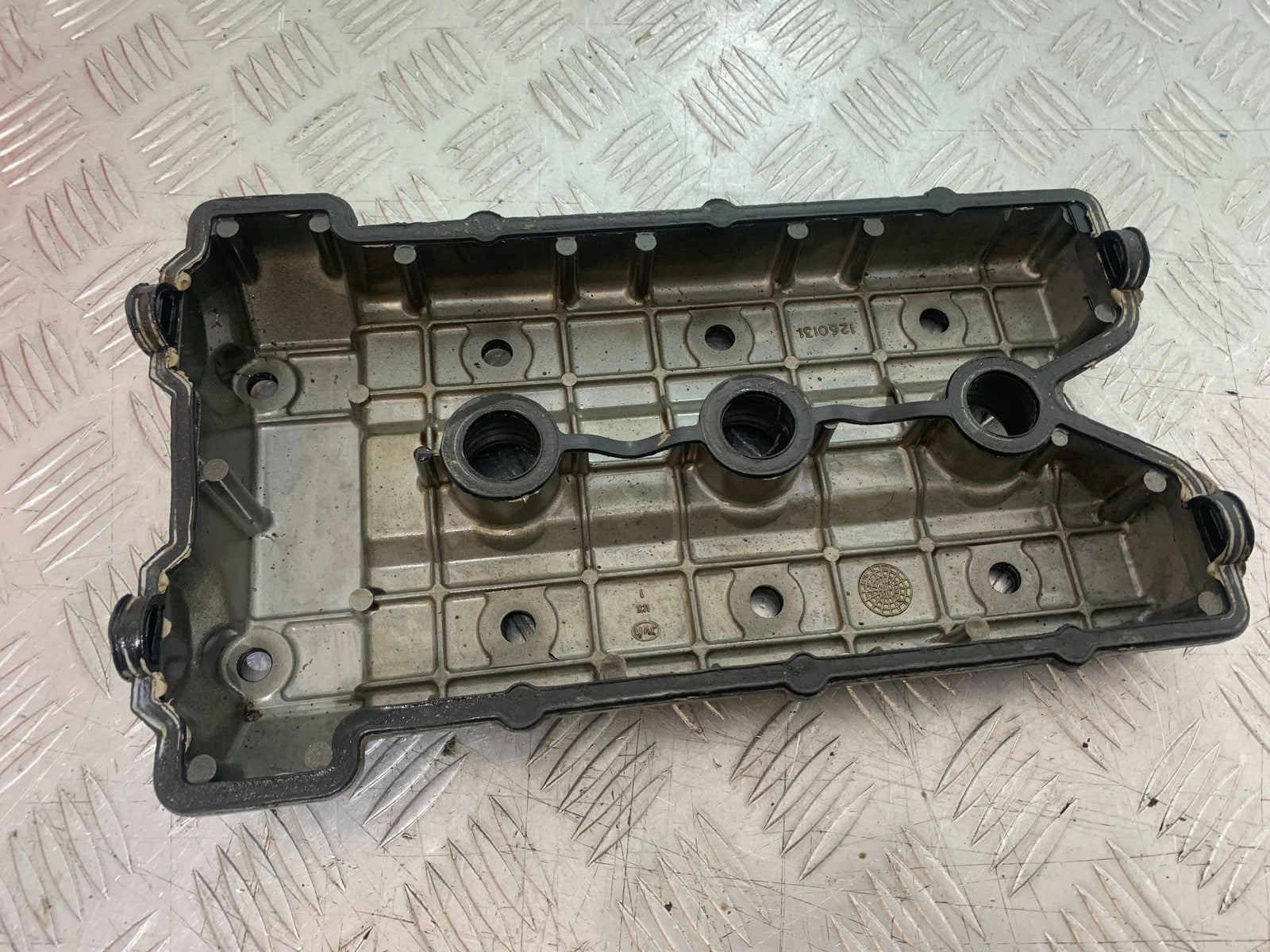 TRIUMPH TROPHY 900 ROCKER COVER YEAR 1991-95 (CMB1251)