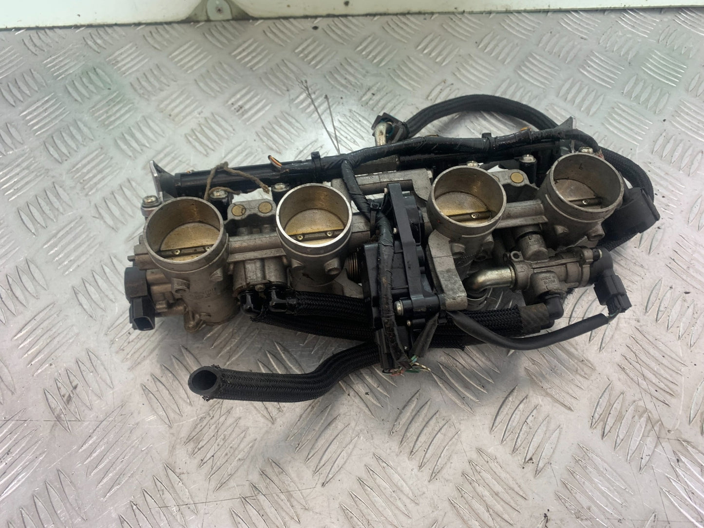 SUZUKI GSF650 GSF 650 THROTTLE BODIES   YEAR 2007-2009  (CMB1161)