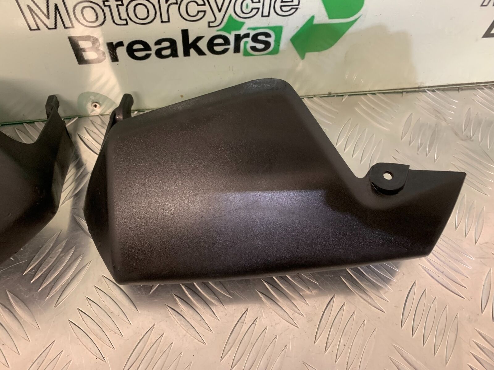 SUZUKI DL 650 V-STROM HAND GUARDS   YEAR 2006 2011 (STOCK 954)