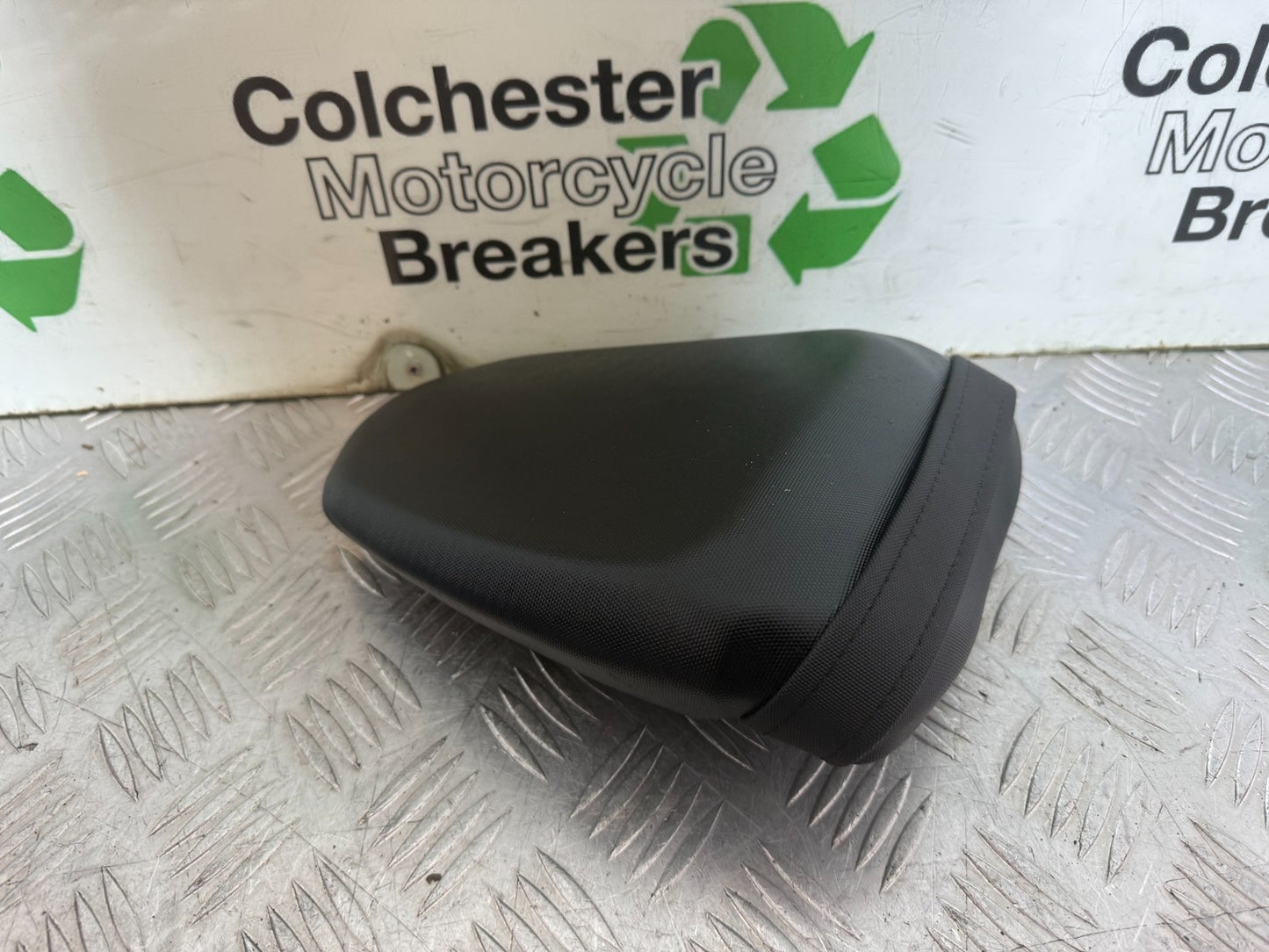 SUZUKI GSX-S750 GSXS GSX S 750 REAR PILLION SEAT YEAR 2017 - 2021