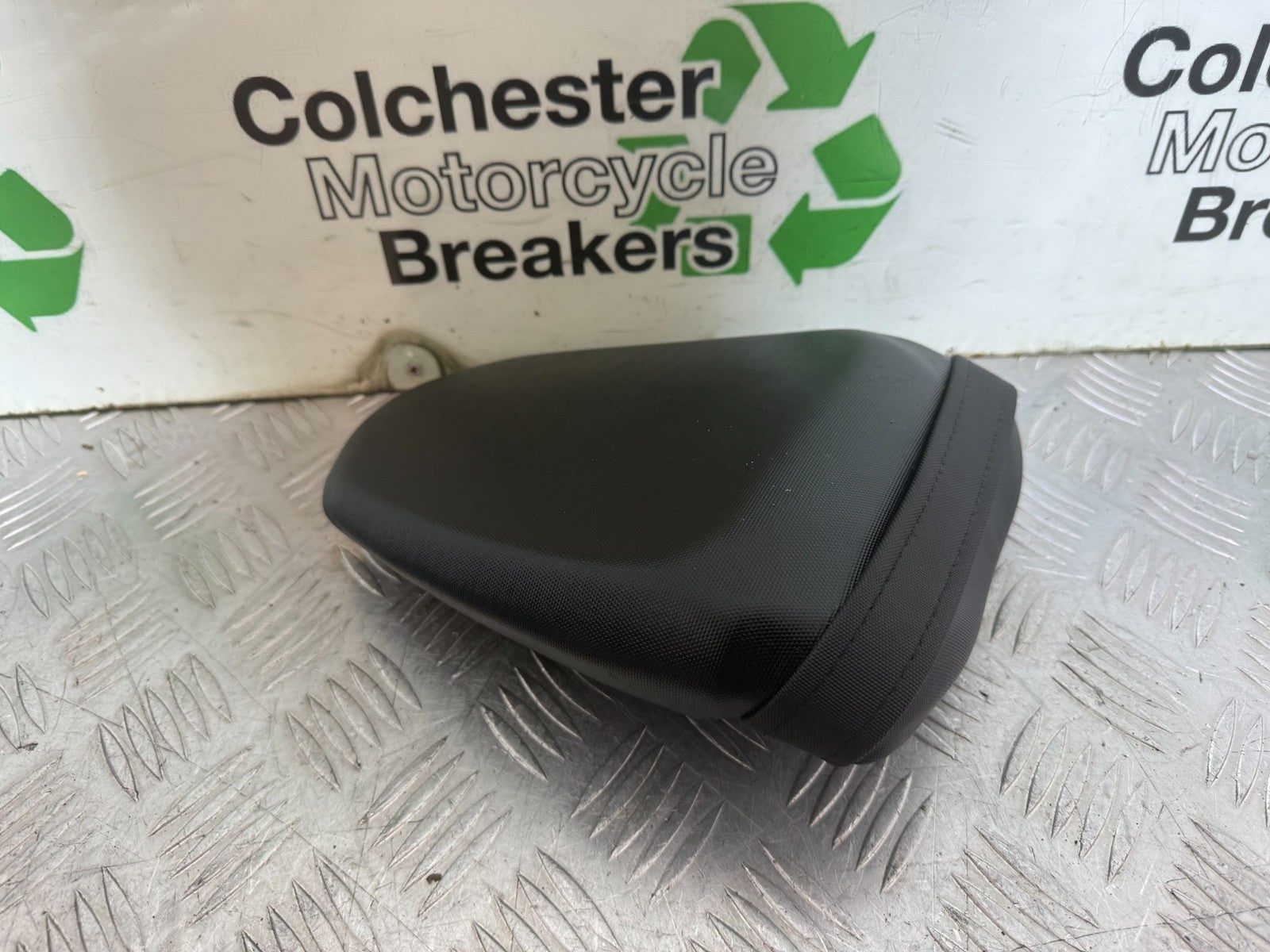 SUZUKI GSX-S750 GSXS GSX S 750 REAR PILLION SEAT YEAR 2017 - 2021