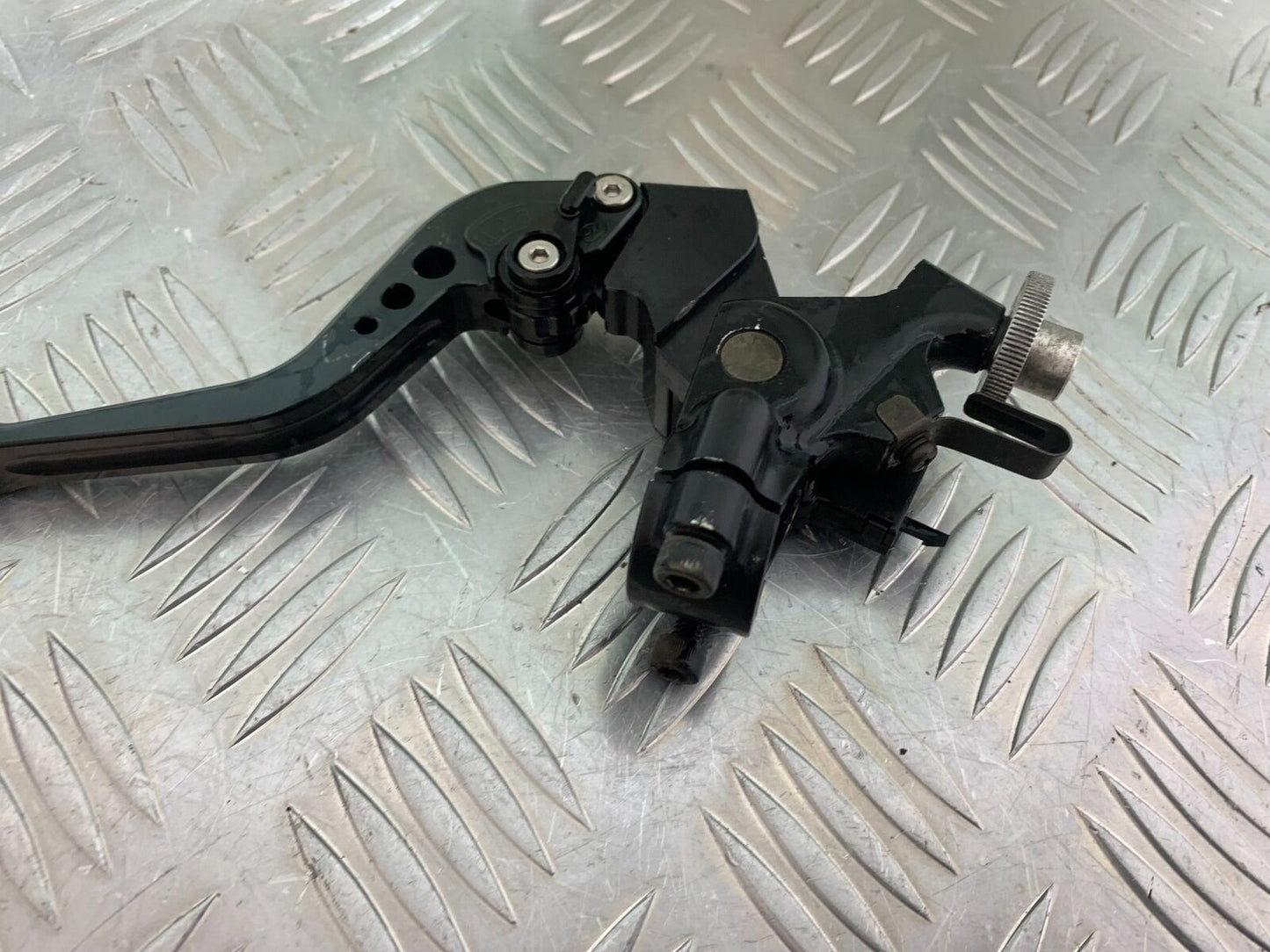 KAWASAKI ZX12R ZX12 R CLUTCH LEVER AND BRACKET YEAR 2000-01 (CMB1038)