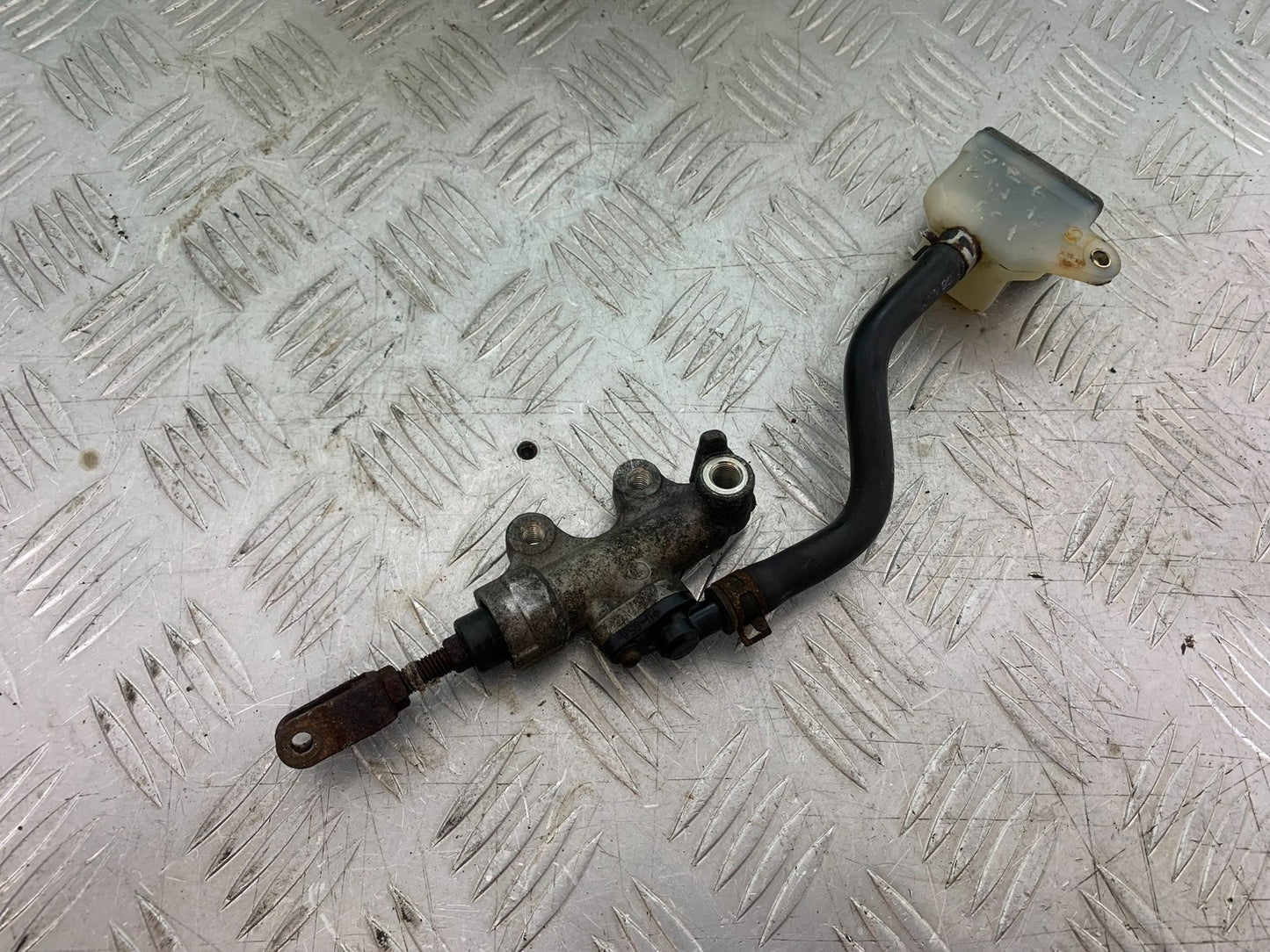 SUZUKI GSF600 GSF 600 BANDIT REAR MASTER CYLINDER   2000-2004 (CMB1269)
