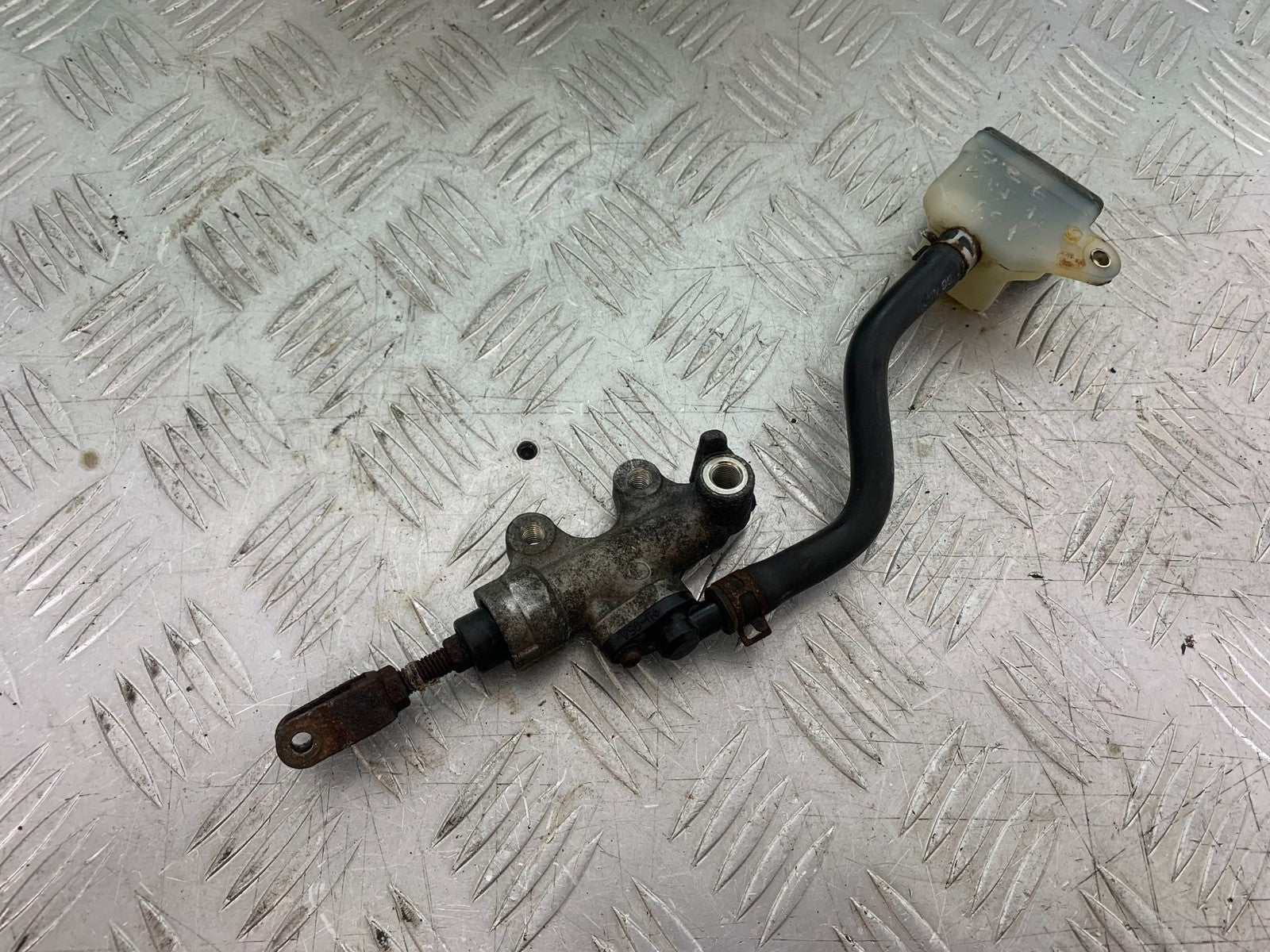 SUZUKI GSF600 GSF 600 BANDIT REAR MASTER CYLINDER   2000-2004 (CMB1269)