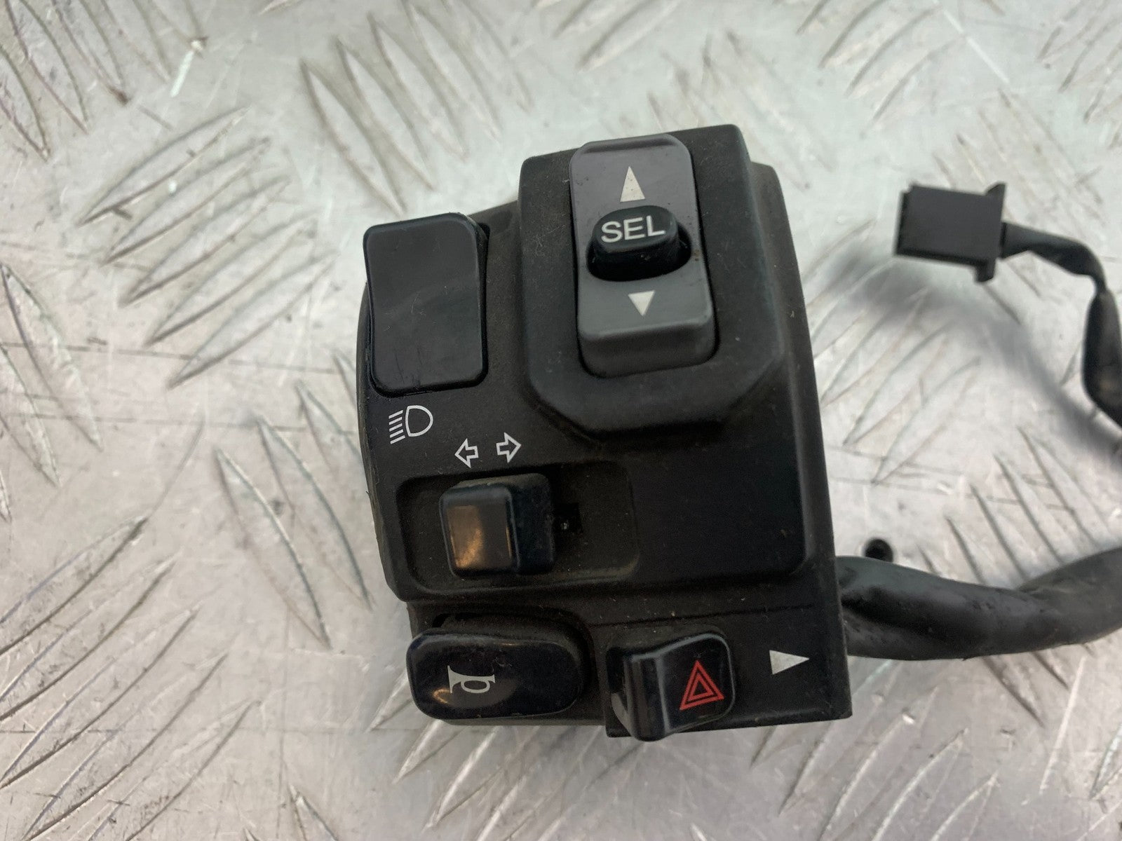 KAWASAKI Z1000 SX LEFT SWITCH GEAR   YEAR 2014-16 (CMB1264)