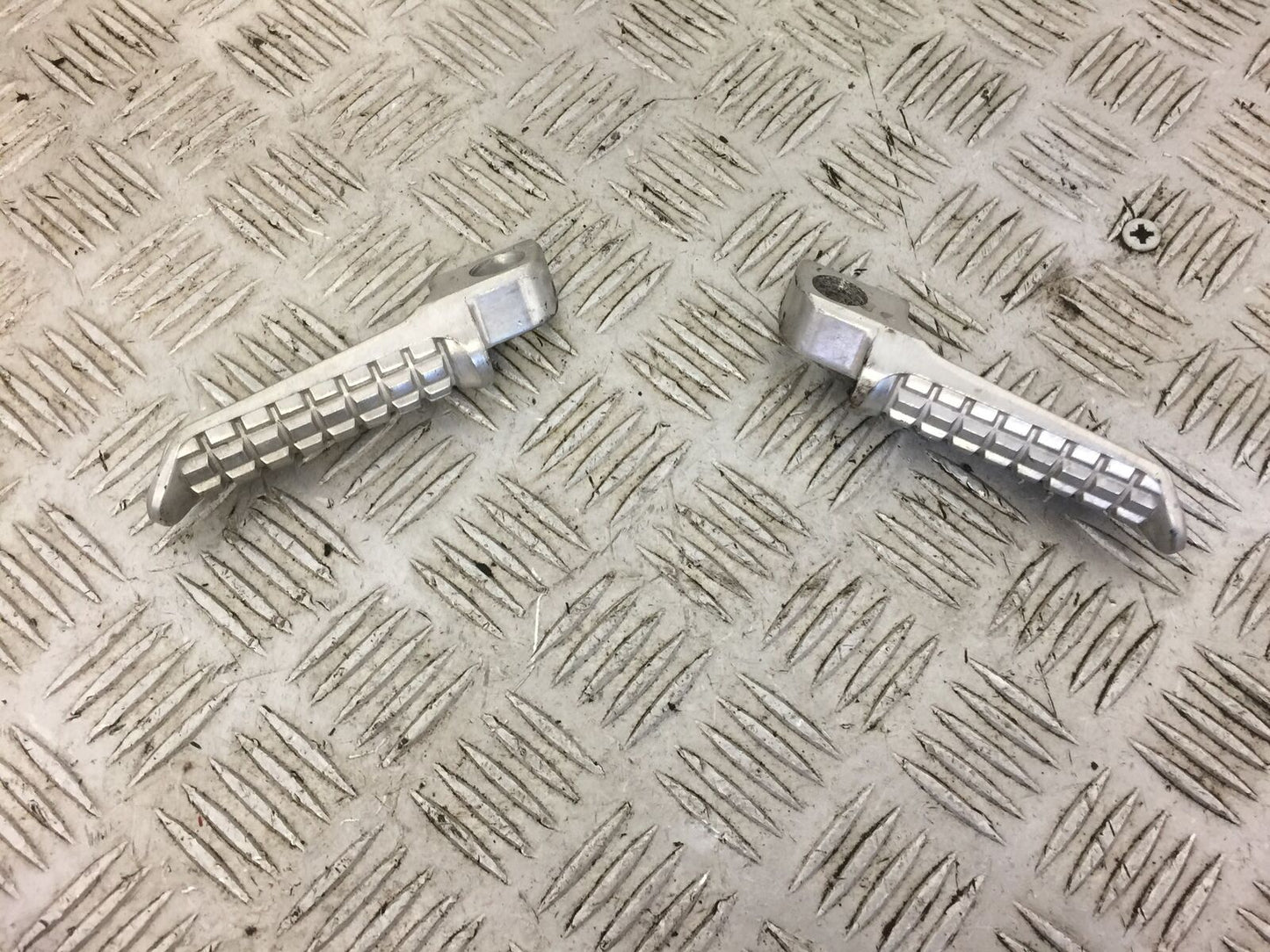 KAWASAKI NINJA 250 SL BX250 REAR PEGS  YEAR 2017 (STOCK 479)