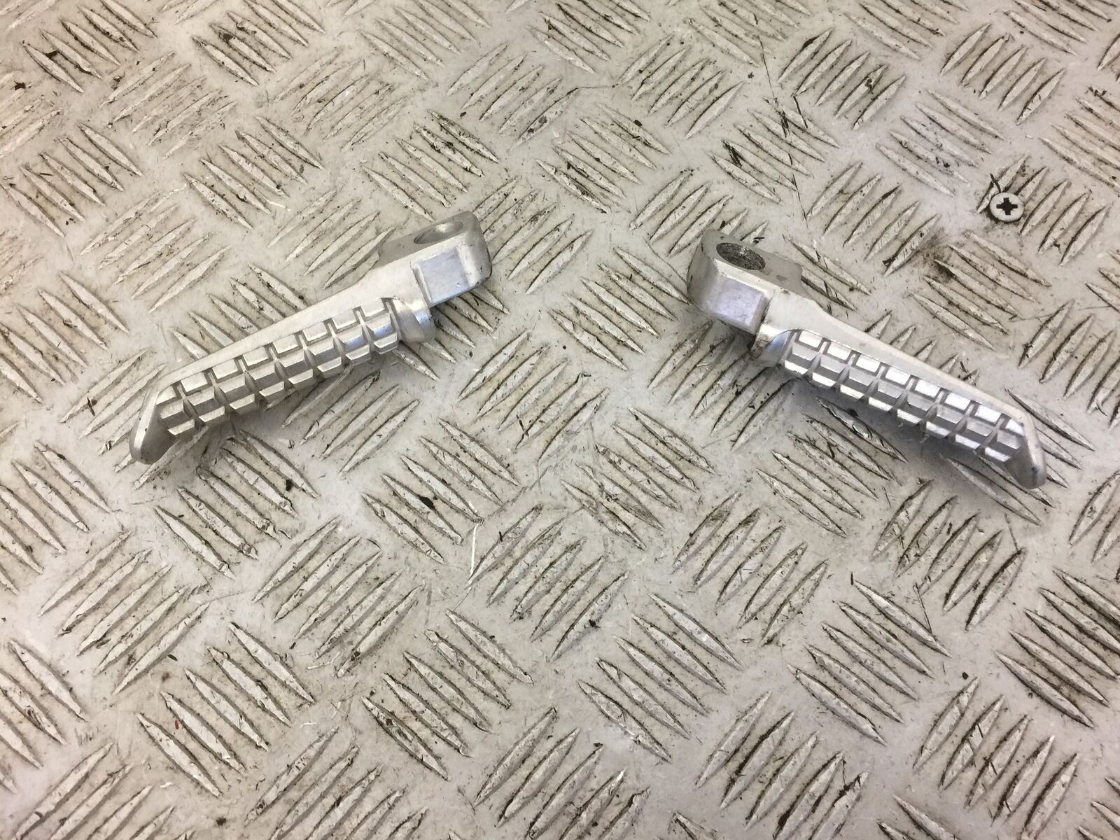 KAWASAKI NINJA 250 SL BX250 REAR PEGS  YEAR 2017 (STOCK 479)