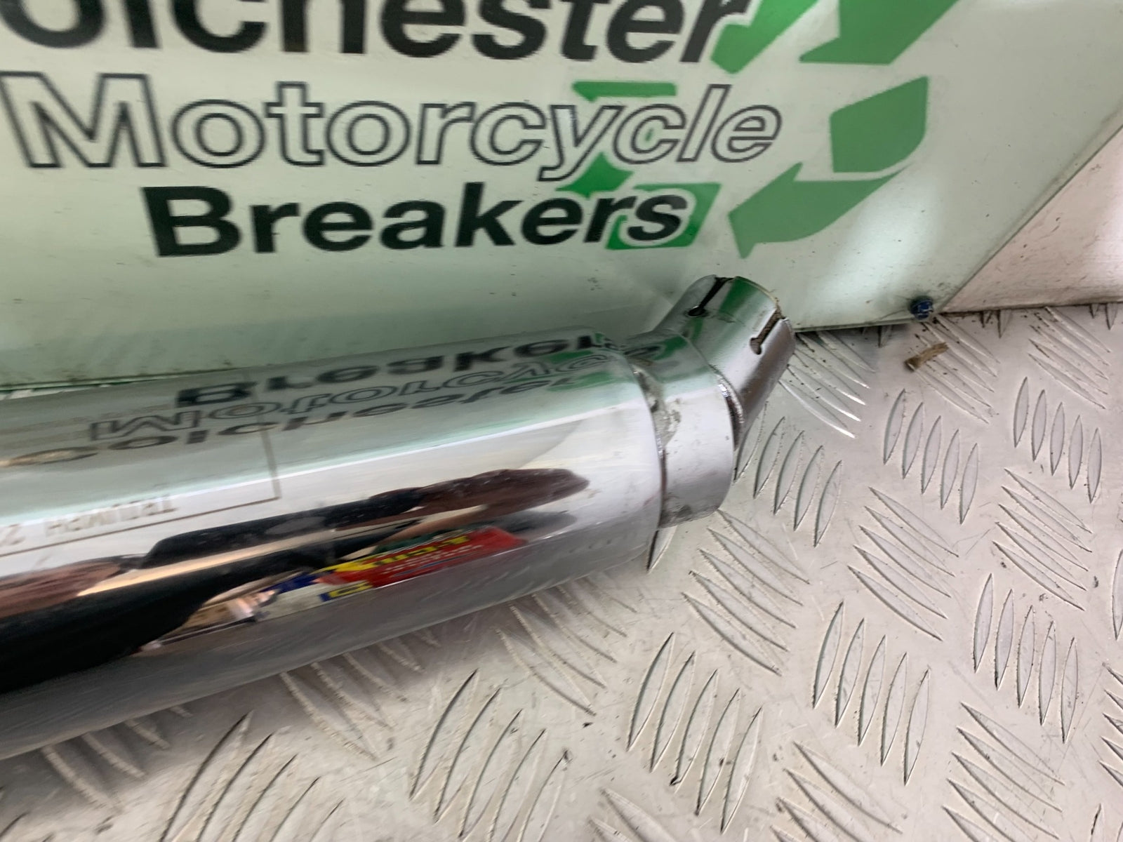 TRIUMPH THUNDERBIRD 1600 RIGHT SILENCER  YEAR 2011 (CMB1107)