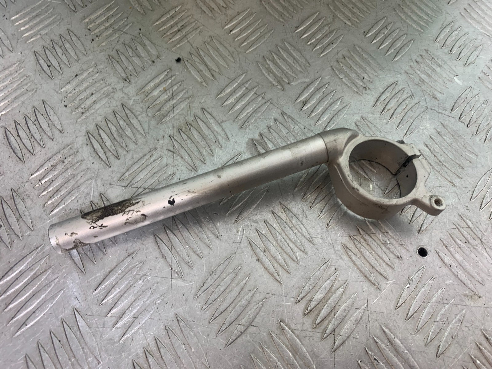 YAMAHA YZF R1 14 B BIG BANG LEFT HANDLEBAR   2009-14 (CMB1175)