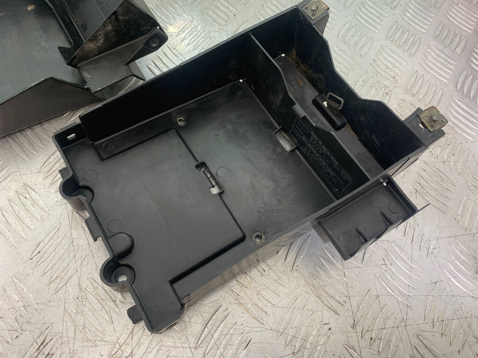 KAWASAKI Z750 Z 750 UNDERTRAY  YEAR 2004-2006  (CMB1234)