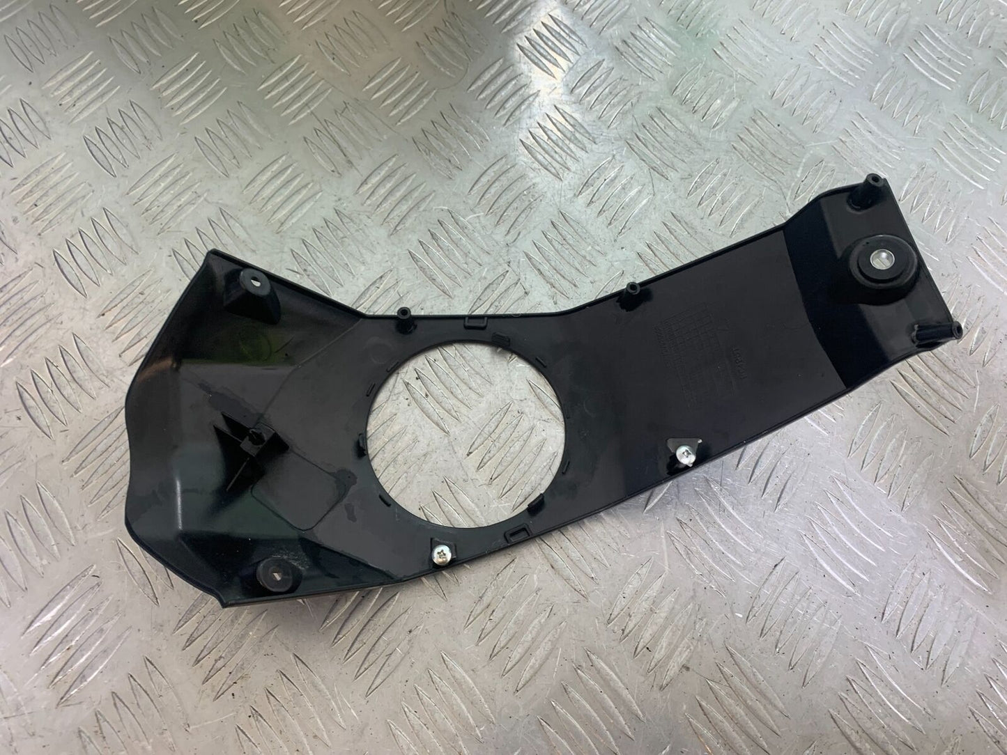 BENELLI TORNADO TNT 125 CENTER TANK PANEL YEAR 2024 (CMB1090)