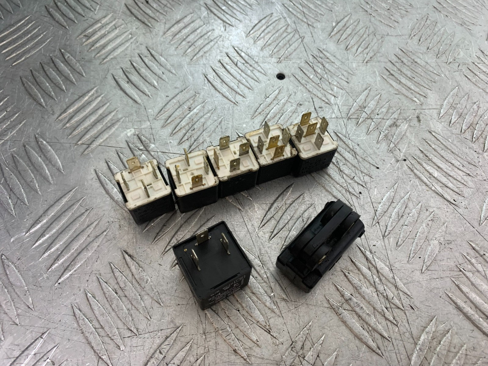 TRIUMPH 1050 SPEED TRIPLE RELAYS  YEAR 2005-2007 (CMB1322)