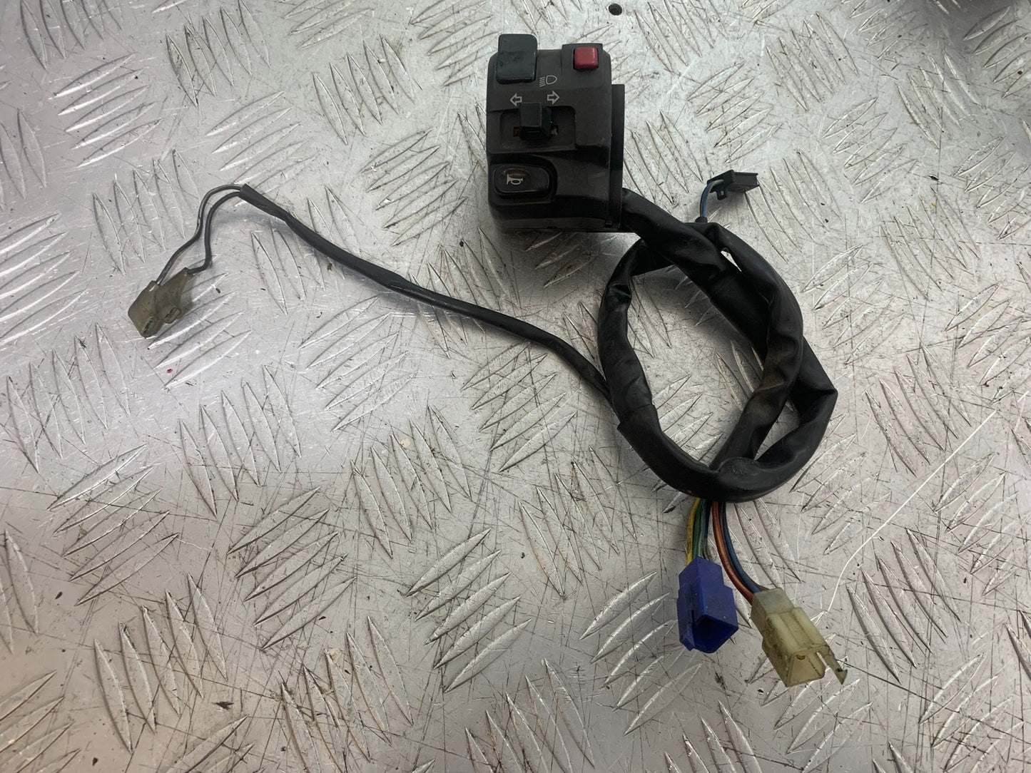 YAMAHA XJ900 XJ 900 DIVERSION LEFT SWITCH GEAR   YEAR 1994-2002(CMB1292)