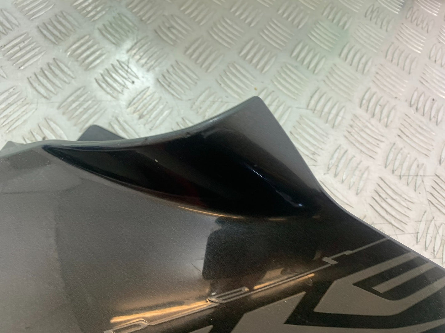 KTM 990 SUPER DUKE RIGHT TANK PANEL YEAR 2007-2011  (CMB1207)