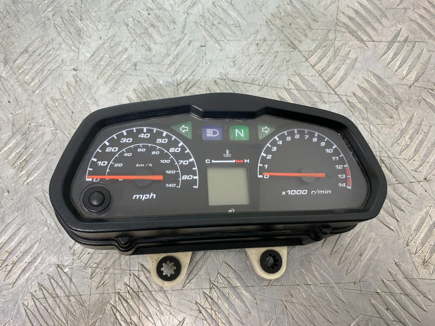 HONDA XL125 VARADERO CLOCKS SPEEDO DASH   YEAR 2001-2006  (CMB1304)