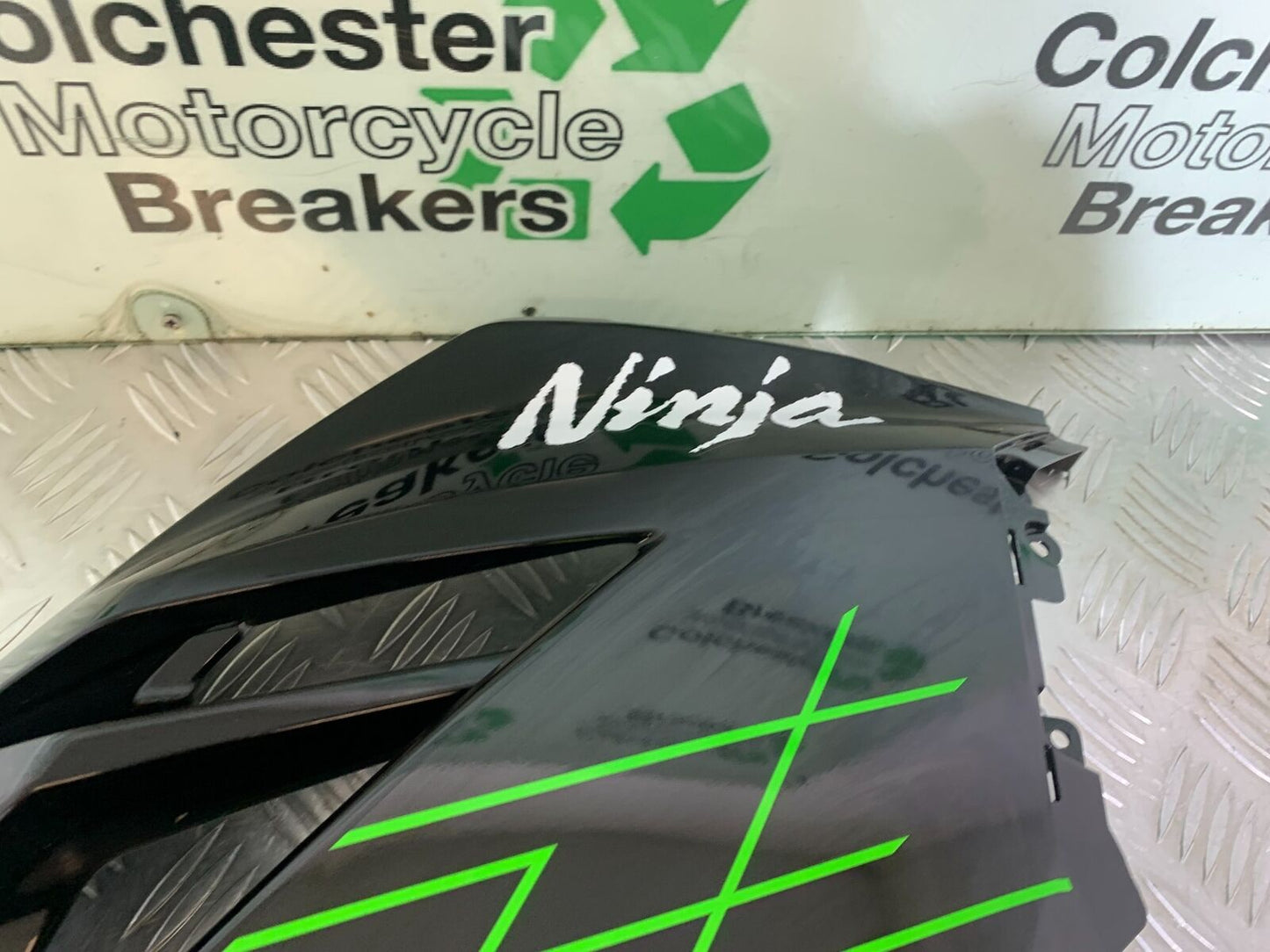 KAWASAKI NINJA 400 EX 400 RIGHT FAIRING PANEL  YEAR 2024 (CMB1075)