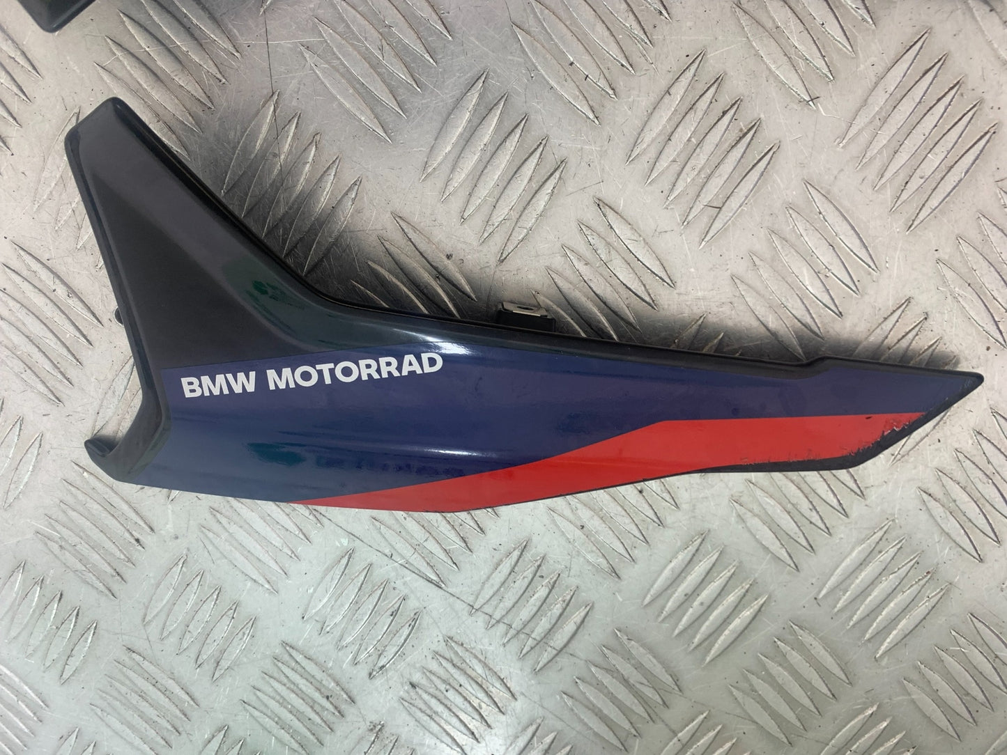 BMW M1000 R TAIL PIECE LEFT AND RIGHT YEAR 2023-2024 (CMB1140)