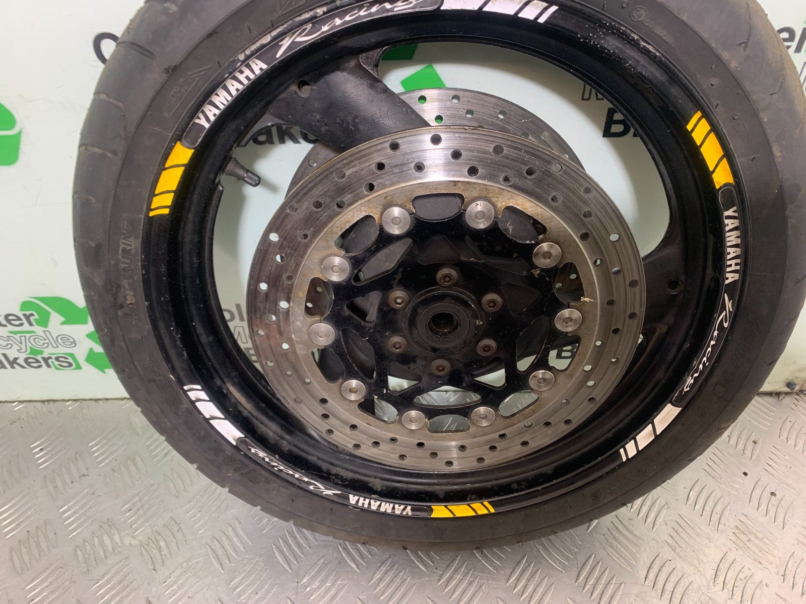 YAMAHA FZS600 FAZER 600 FRONT WHEEL  YEAR 1998-2001 (CMB1267)