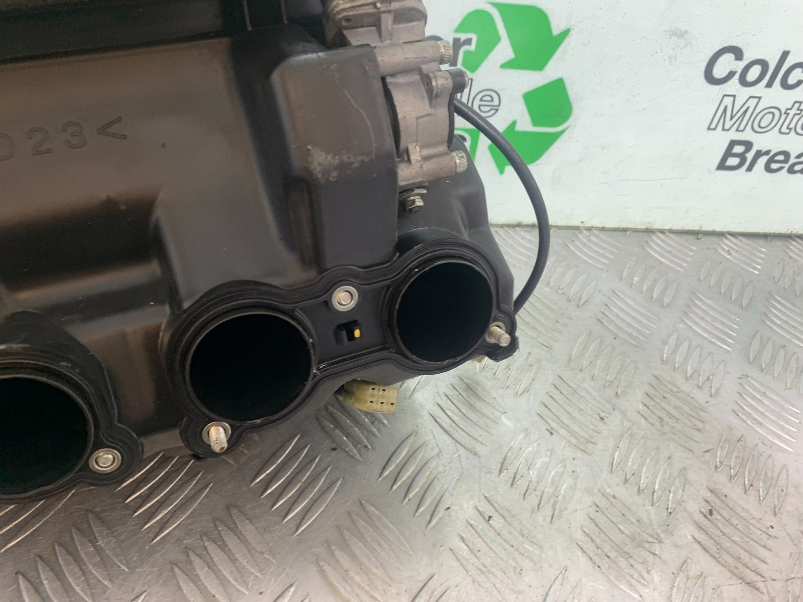 YAMAHA YZF R1 14 B BIG BANG AIRBOX    2009-14 (CMB1175)