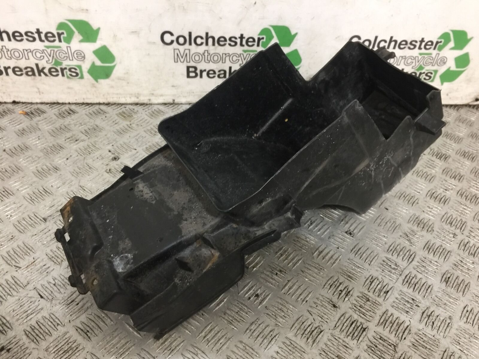 KAWASAKI ZRX1100 ZRX 1100 UNDERTRAY YEAR 1997-2001 (STOCK 808)
