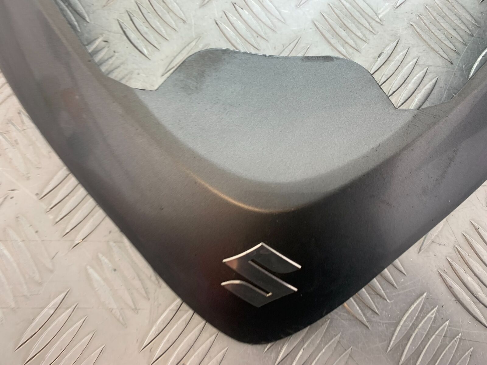 SUZUKI AN 200 UN 200 BURGMAN SCREEN INFILL PANEL YEAR 2007-09 (CMB1128)