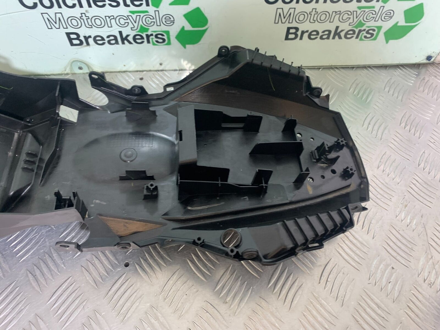 KAWASAKI Z300 ER300 UNDERTRAY  YEAR 2016-2018  (CMB1056)