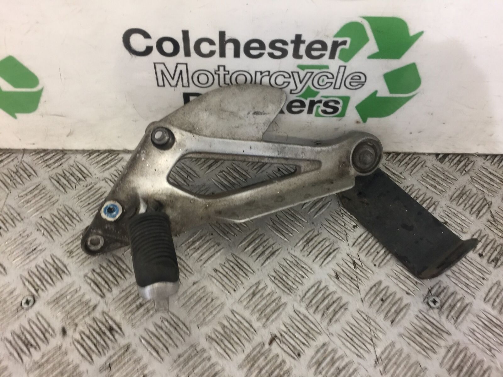 YAMAHA XJ600 XJ 600 DIVERSION LEFT HANGER YEAR 1995 STOCK 359