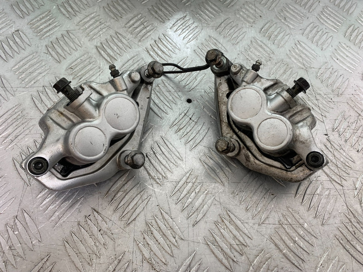 YAMAHA XV1100 XV 1100 VIRAGO FRONT BRAKE CALIPERS 1990-1999 (CMB1243)