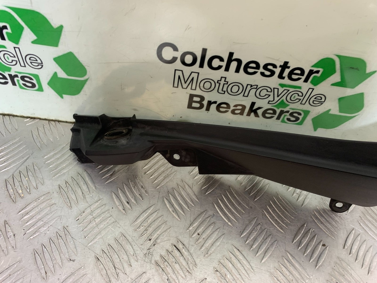 SUZUKI DL1000 V-STROM RIGHT SEAT PANEL  YEAR 2014-2019 (CMB1325)