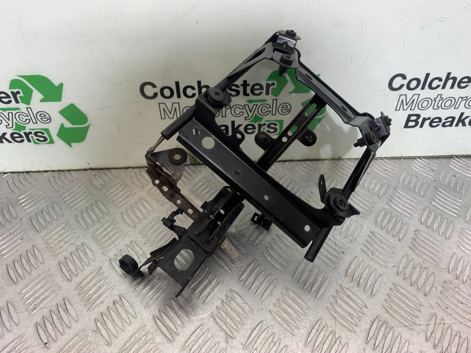 YAMAHA NMAX-125 N MAX 125 FAIRING BRACKET   YEAR 2015-2020  (CMB1231)
