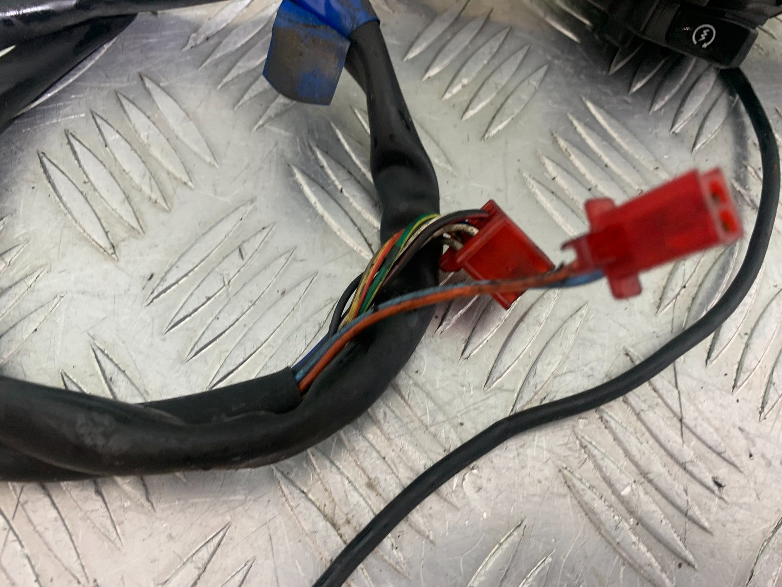 HONDA NT 700 V DEAUVILLE RIGHT SWITCH GEAR   YEAR 2006-2011 (CMB 2013)