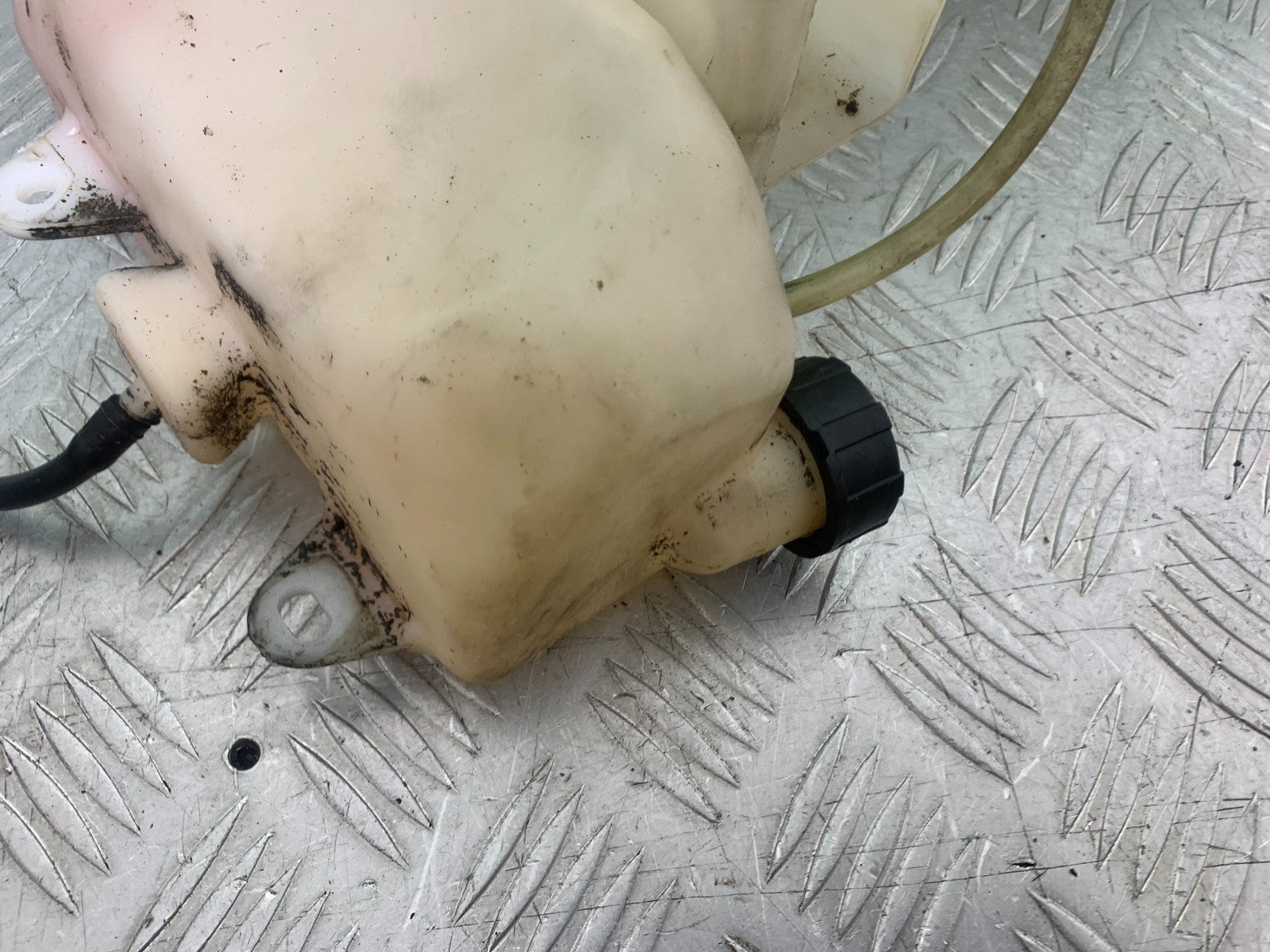 SUZUKI GP100 GP 100 OIL TANK  YEAR 1978-1988 (CMB1259)