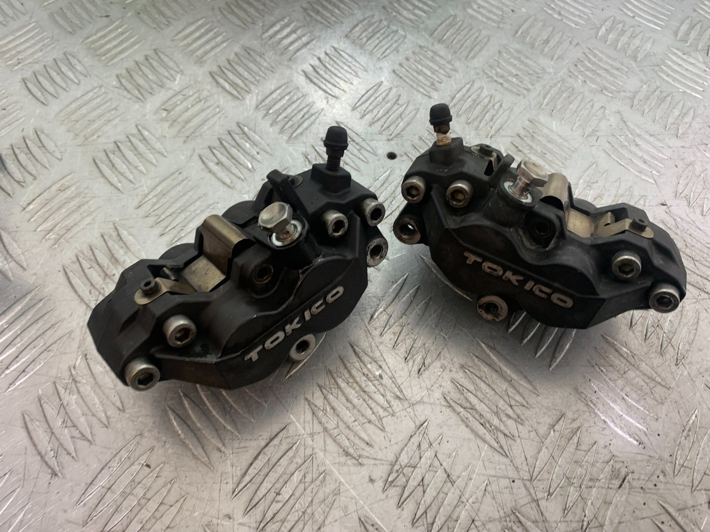 SUZUKI SV1000 SV 1000 S FRONT BRAKE CALIPERS   YEAR 2003-2007 (CMB1293)