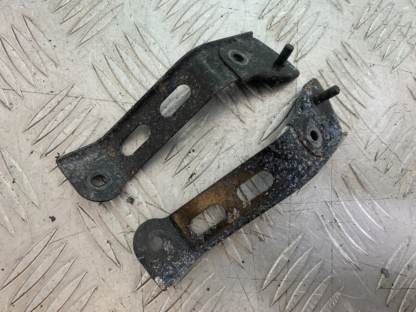 KAWASAKI ZX6R ZX6 F HEADLIGHT BRACKETS YEAR 1995-1997 (CMB1169)
