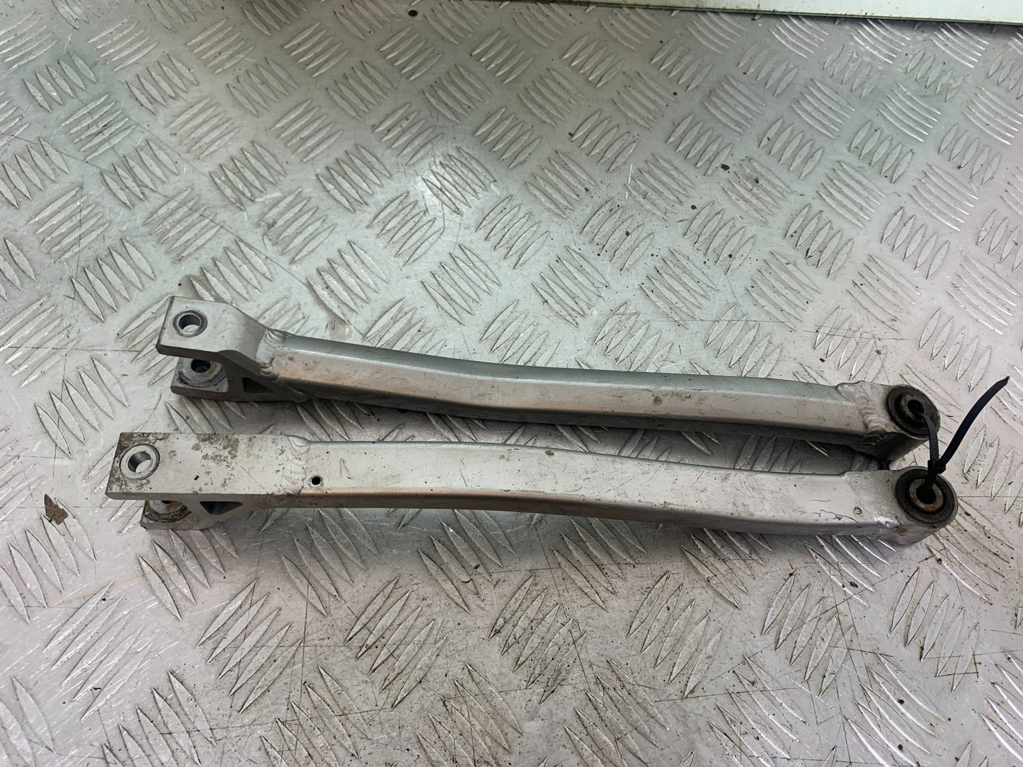 KAWASAKI GTR1400 GTR 1400 BRAKE CALIPER BRACKETS    YEAR 2007-2009 (CMB1174)