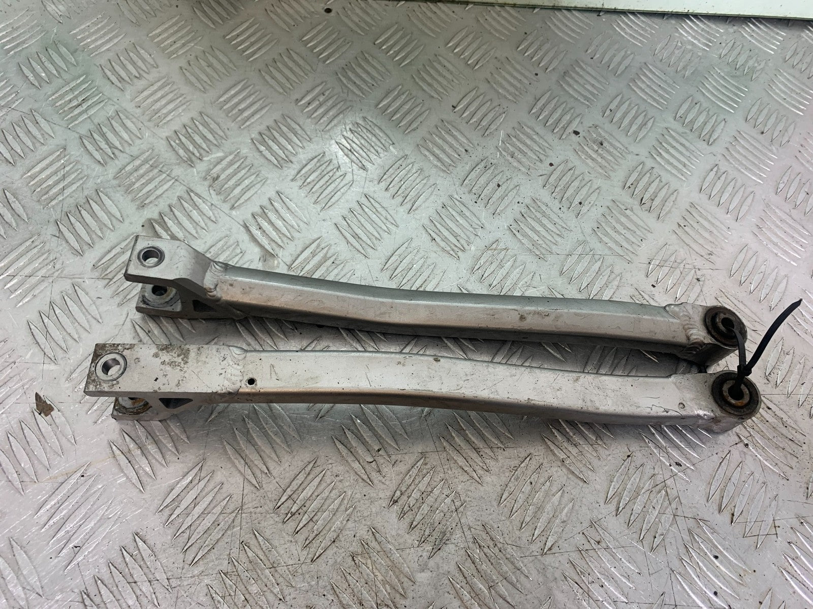 KAWASAKI GTR1400 GTR 1400 BRAKE CALIPER BRACKETS    YEAR 2007-2009 (CMB1174)