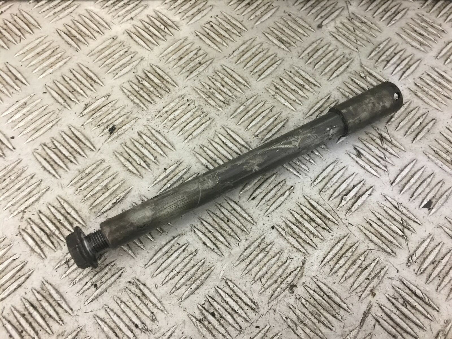 HONDA VFR800 V TEC FRONT WHEEL SPINDLE YEAR 2009-2013  (ABS) STOCK 576
