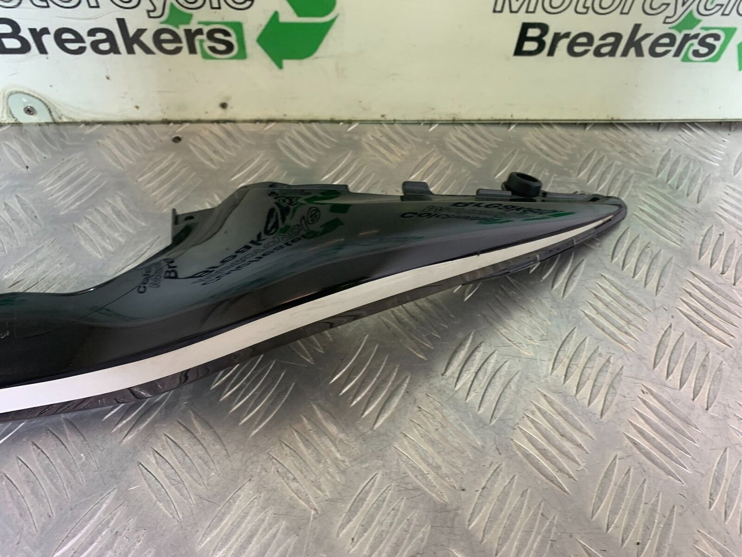SUZUKI GSX S 1000 GSX-S 1000 LEFT SEAT PANEL   YEAR 2016-2019 (CMB1082)