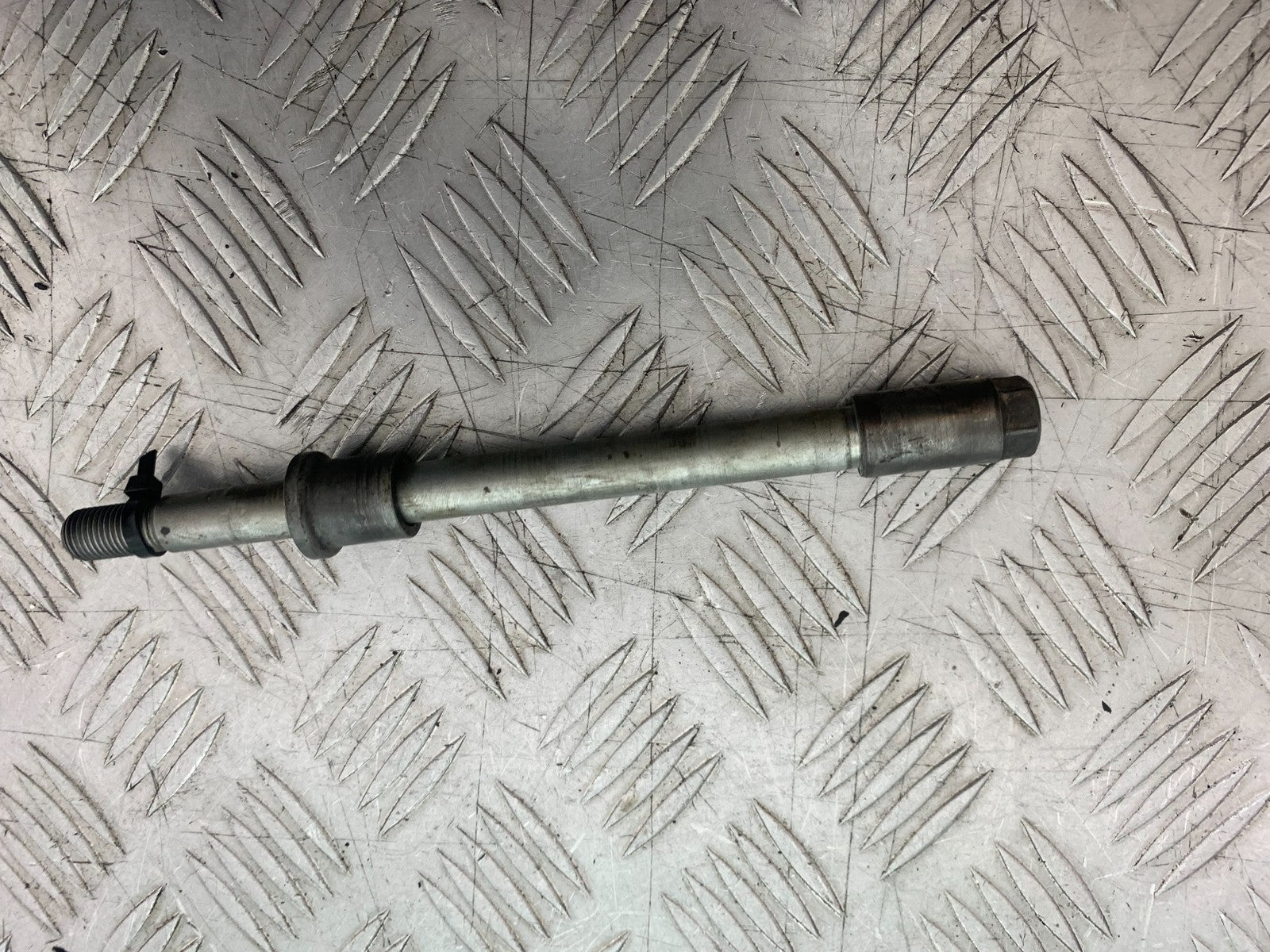 HONDA XL125 VARADERO FRONT WHEEL SPINDLE  YEAR 2001-2006  (CMB1210)