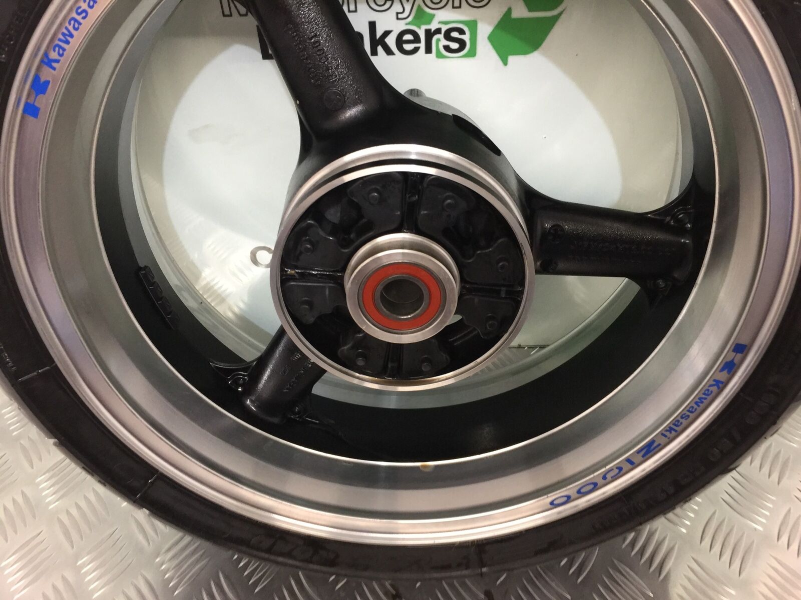 KAWASAKI Z1000 Z 1000 REAR WHEEL   YEAR 2007-2009  (STOCK 927)