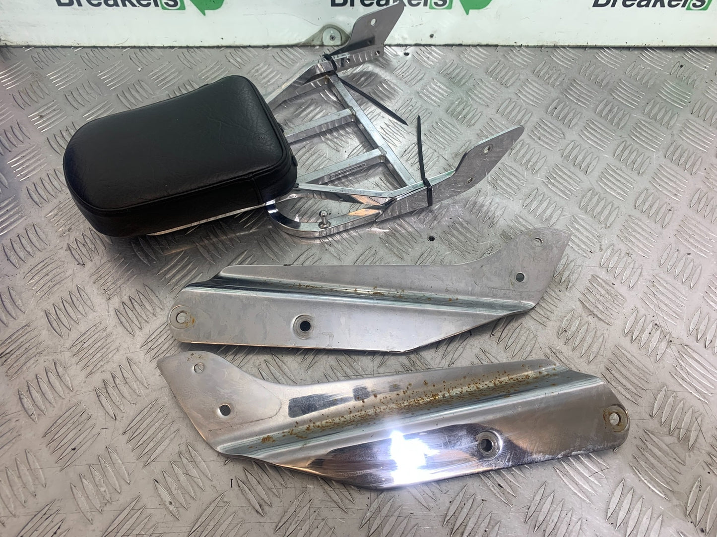 HONDA VTX1300 S-6 BACK REAR PAD RACK AND BRACKETS    YEAR 2004-09 (CMB1159)