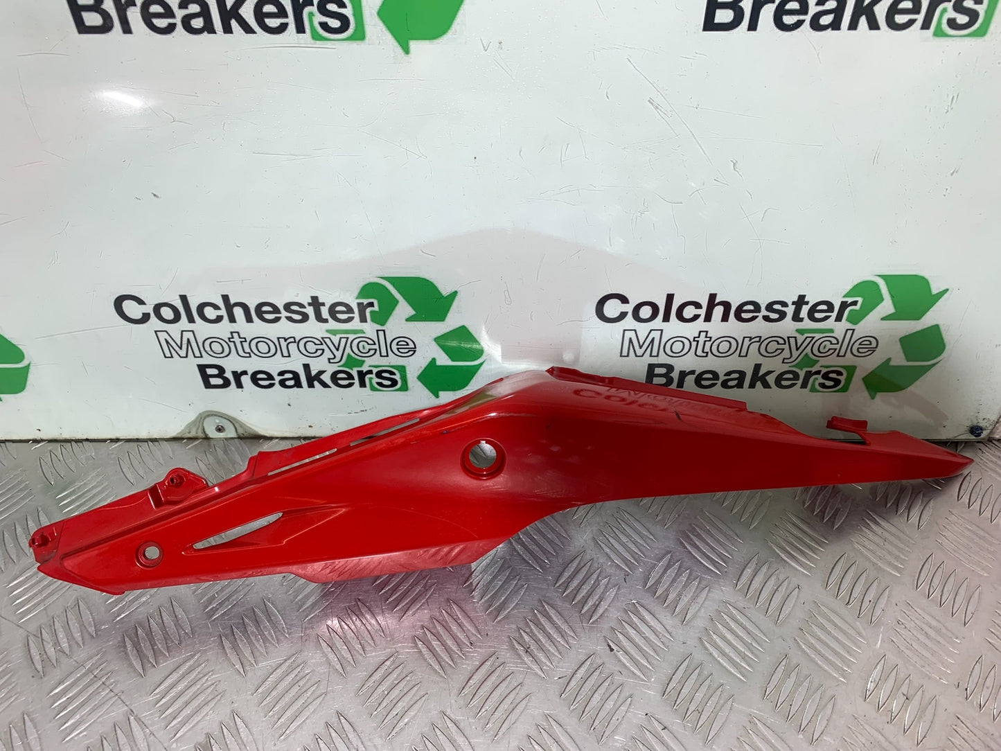 HONDA CBR500R CBR 500 R RIGHT SEAT PANEL  YEAR 2012-16 (CMB1151)